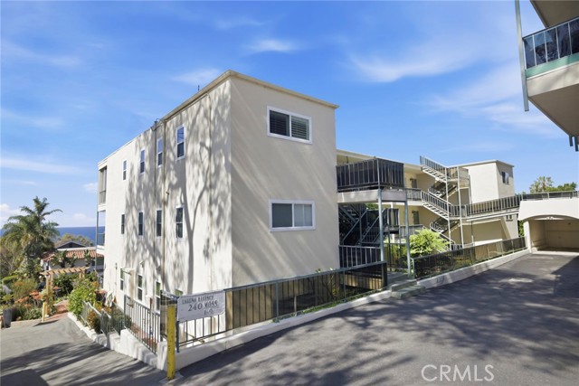 Detail Gallery Image 7 of 53 For 240 Moss St #8,  Laguna Beach,  CA 92651 - 2 Beds | 2 Baths