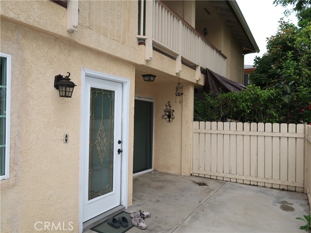 Detail Gallery Image 18 of 37 For 8055 Canby Ave #5,  Reseda,  CA 91335 - 3 Beds | 2/1 Baths