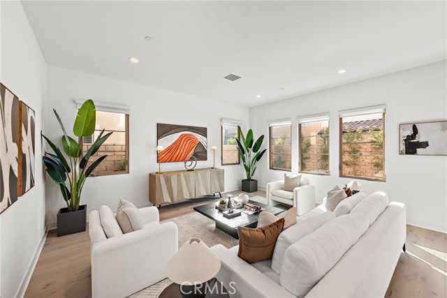 215 Sutters Mill, Irvine CA: https://media.crmls.org/medias/1095ac3a-10e9-432a-94c1-9082fcf08135.jpg