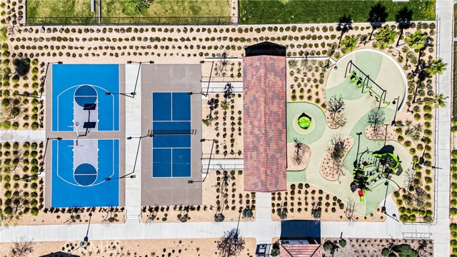 Detail Gallery Image 30 of 45 For 16651 Snowdrop #1,  Fontana,  CA 92336 - 3 Beds | 2 Baths