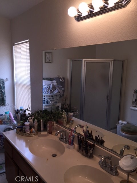 Detail Gallery Image 10 of 15 For 111 Monroe Ct, San Bernardino,  CA 92408 - 3 Beds | 2/1 Baths