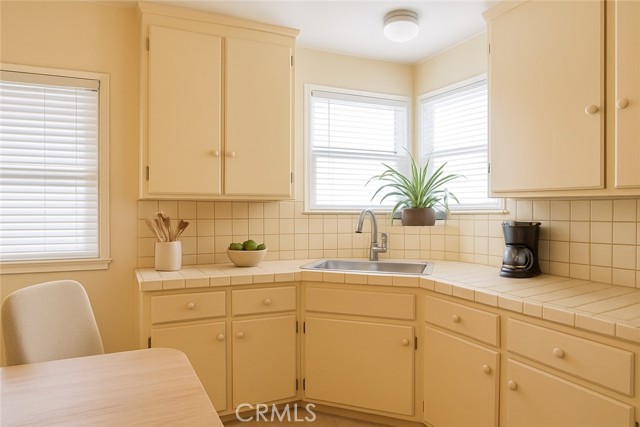 13007 Haas Avenue, Gardena CA: https://media.crmls.org/medias/109728f6-6db8-4fb1-9bd1-a7c1ec676f24.jpg