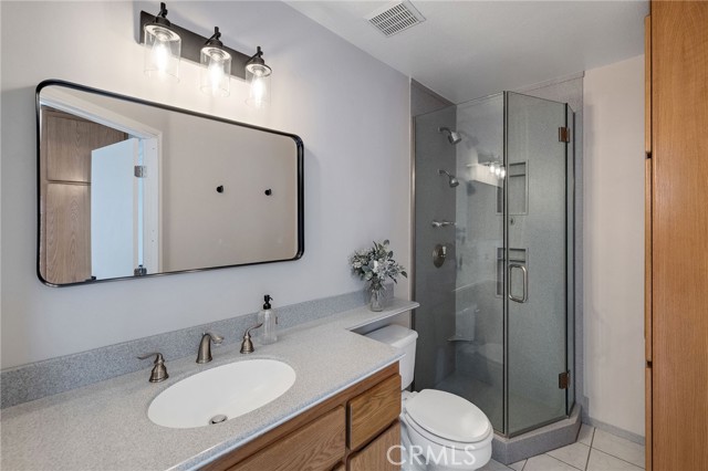 Detail Gallery Image 9 of 18 For 26133 Frampton Ave #E,  Harbor City,  CA 90710 - 2 Beds | 2 Baths