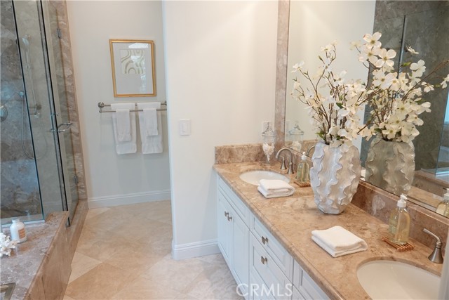 11974 Mayfield Avenue, Los Angeles CA: https://media.crmls.org/medias/1097dc55-ad5c-4194-9642-191cc20c1afd.jpg