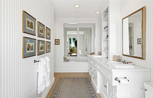 1 San Mateo Way, Corona del Mar CA: https://media.crmls.org/medias/10980d4b-c7ae-434d-a270-7e7eba7fc796.jpg