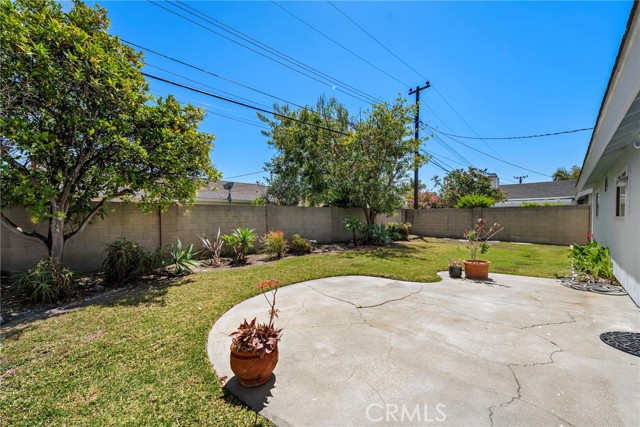 Detail Gallery Image 28 of 32 For 5852 Raphael Dr, Huntington Beach,  CA 92649 - 4 Beds | 2 Baths