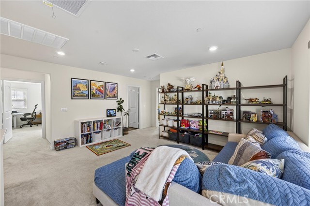 16765 Stags Leap Lane, Fontana CA: https://media.crmls.org/medias/1099190d-efc2-4496-89c9-ffea0dfda40c.jpg