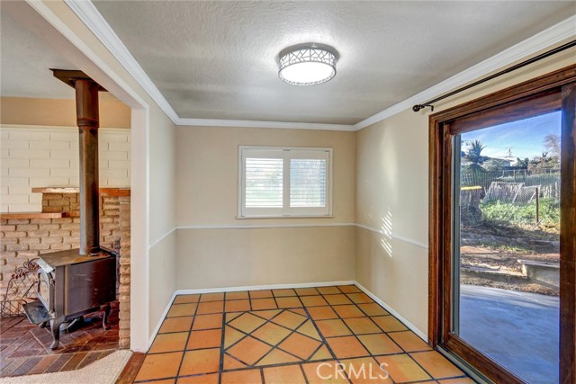 Detail Gallery Image 14 of 45 For 2428 Hutchison St, Vista,  CA 92084 - 3 Beds | 2/1 Baths