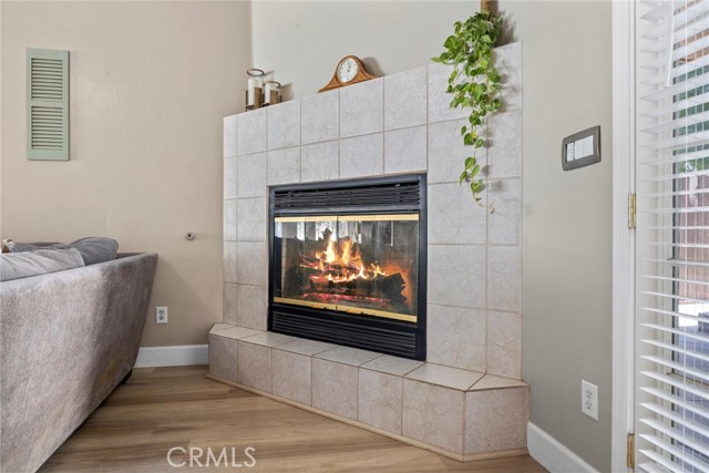 231 Sunny Meadow Drive, Bakersfield CA: https://media.crmls.org/medias/109aadc7-589c-4c67-b8e8-2a5c77c228a4.jpg