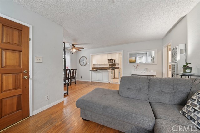 Detail Gallery Image 2 of 36 For 2251 E 63rd St, Long Beach,  CA 90805 - 3 Beds | 2 Baths