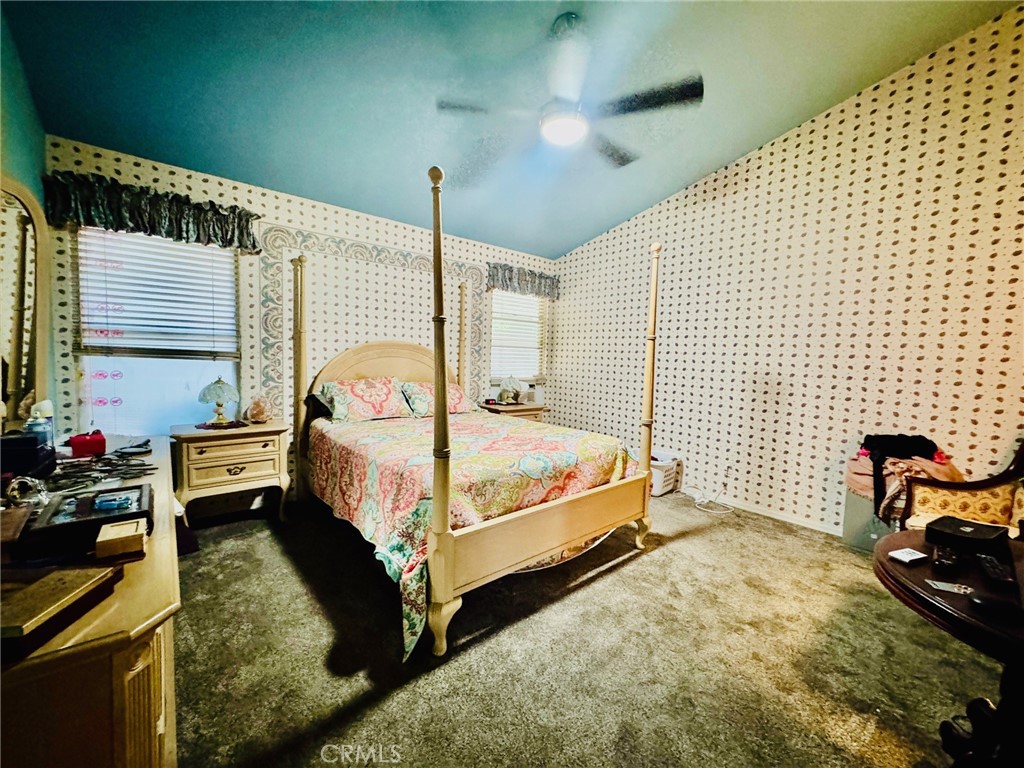 https://media.crmls.org/medias/109b031c-9549-47ba-bee1-042c50ccd24c.jpg?preset=X-Large