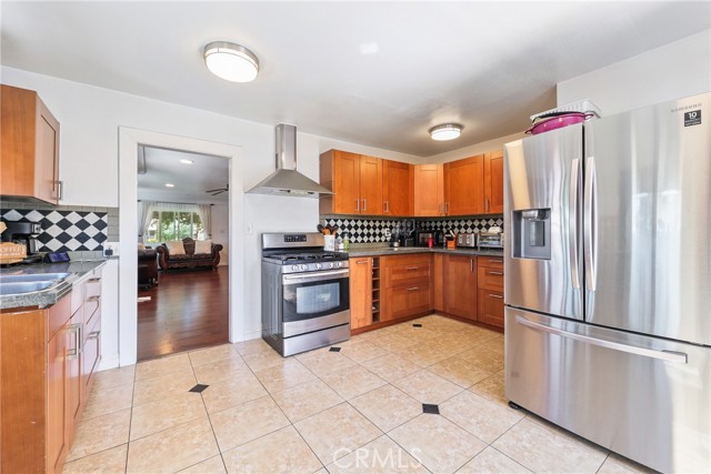 Detail Gallery Image 12 of 33 For 704 Kilson Dr, Santa Ana,  CA 92701 - 3 Beds | 1 Baths