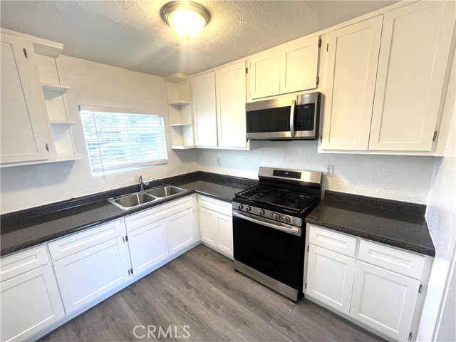 1702 W 60th Street, Los Angeles CA: https://media.crmls.org/medias/109be8d5-935a-4767-b8f0-56c2e989a4ac.jpg