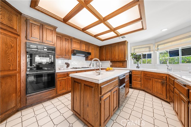519 Connie Rae Way, Arcadia CA: https://media.crmls.org/medias/109d409f-d189-4ae8-b1e7-806f134eebd3.jpg