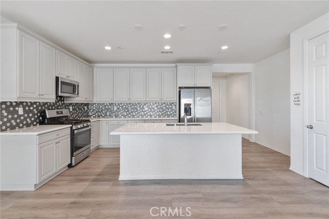 Detail Gallery Image 15 of 31 For 6135 W Avenue J9, Lancaster,  CA 93536 - 4 Beds | 2 Baths