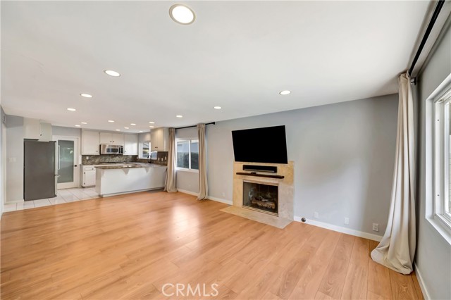 3811 Algonaut Drive, Calabasas CA: https://media.crmls.org/medias/109efb8f-5935-414f-8c95-c0b1ef628aee.jpg