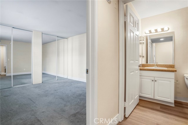 Detail Gallery Image 17 of 20 For 21500 Burbank #310,  Woodland Hills,  CA 91367 - 2 Beds | 2 Baths