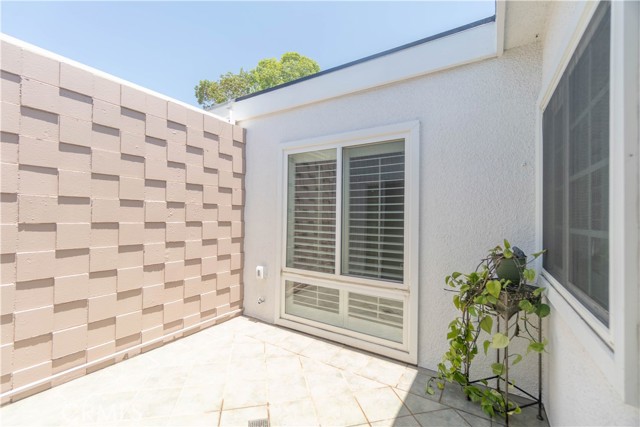 394 Avenida Castilla, Laguna Woods CA: https://media.crmls.org/medias/10a15066-bad4-4433-8d80-c85a62c2e9c0.jpg