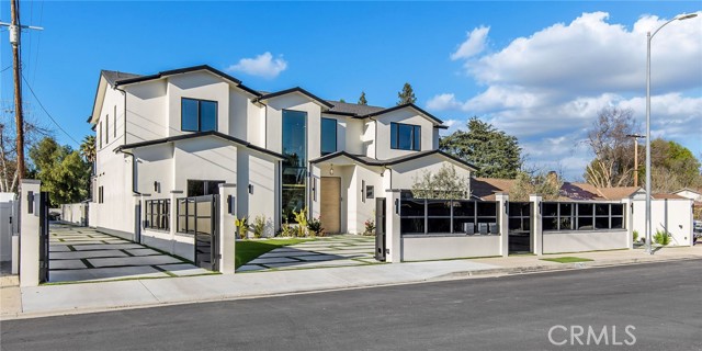 Detail Gallery Image 8 of 75 For 22745 Califa St, Woodland Hills,  CA 91367 - 5 Beds | 4 Baths