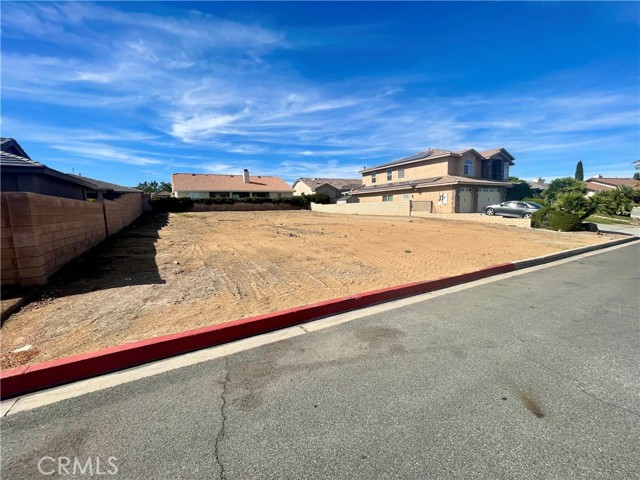 Detail Gallery Image 4 of 9 For 13090 Yellowstone, Victorville,  CA 92395 - – Beds | – Baths