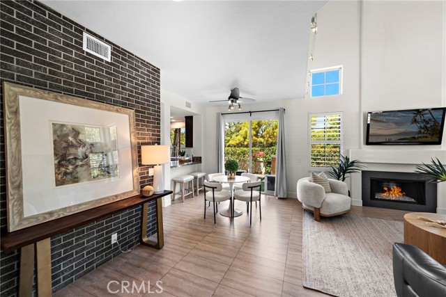 10a22b28 Afdd 4219 8213 6afdd3bfeb44