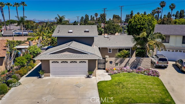 Detail Gallery Image 14 of 24 For 9463 El Valle Ave, Fountain Valley,  CA 92708 - 4 Beds | 3 Baths