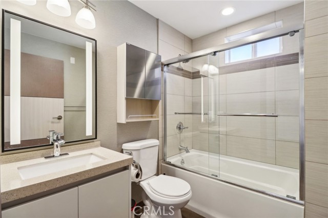 Detail Gallery Image 23 of 41 For 903 S New Hampshire Ave #303,  Los Angeles,  CA 90006 - 3 Beds | 2 Baths