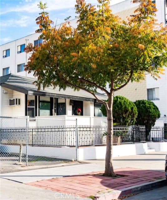 240 Linden AVE Unit: F