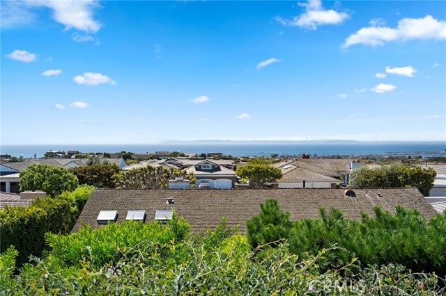 Detail Gallery Image 31 of 36 For 1401 Seacrest Dr, Corona Del Mar,  CA 92625 - 4 Beds | 3 Baths