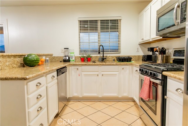 Detail Gallery Image 15 of 34 For 575 Julian Ave, San Jacinto,  CA 92582 - 3 Beds | 2 Baths