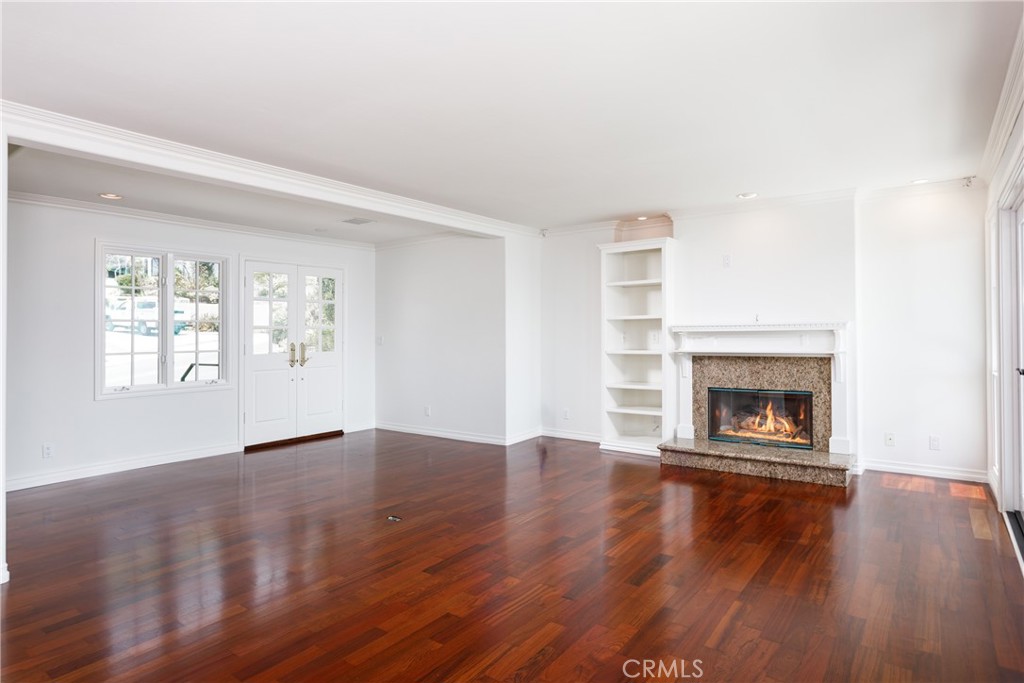 575 Nyes Place