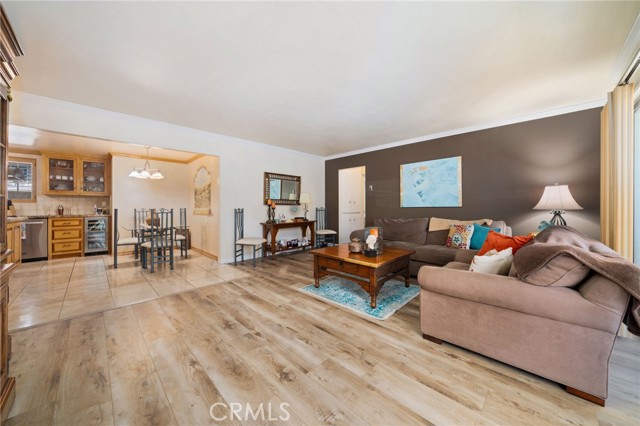 Detail Gallery Image 6 of 22 For 3665 E 1st #202,  Long Beach,  CA 90803 - 2 Beds | 2 Baths