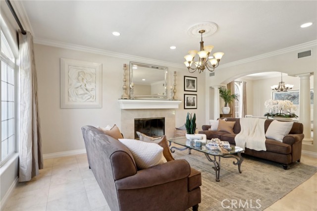5347 Hinton Avenue, Woodland Hills CA: https://media.crmls.org/medias/10a591f9-72e9-4952-99ef-19b3a39ca645.jpg