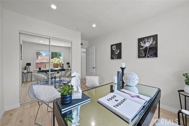 Detail Gallery Image 12 of 33 For 20356 Gresham St, Los Angeles,  CA 91306 - 4 Beds | 2/1 Baths