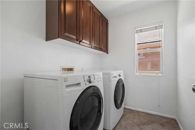 1512 E Nocta Privado, Ontario CA: https://media.crmls.org/medias/10a5cea5-3703-4ed8-9772-c35ec1128623.jpg