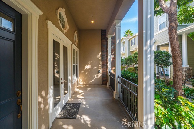 Detail Gallery Image 4 of 49 For 6267 Pacific Pointe Dr, Huntington Beach,  CA 92648 - 3 Beds | 2/1 Baths