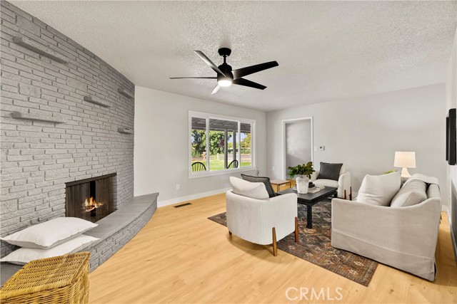 Detail Gallery Image 4 of 50 For 3261 Rodeo Avenue, Chico,  CA 95973 - 3 Beds | 2 Baths