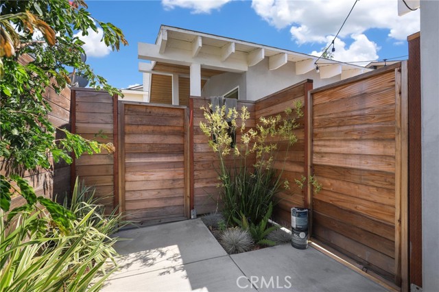 2704 Gates Avenue, Redondo Beach, California 90278, ,Residential Income,Sold,Gates,SB22164603