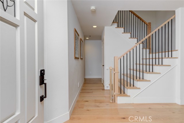 Detail Gallery Image 3 of 42 For 1924 Ruhland Ave #B,  Redondo Beach,  CA 90278 - 3 Beds | 2/1 Baths