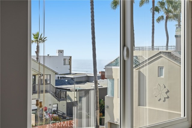 Detail Gallery Image 39 of 59 For 116 5th Place, Manhattan Beach,  CA 90266 - 5 Beds | 3 Baths