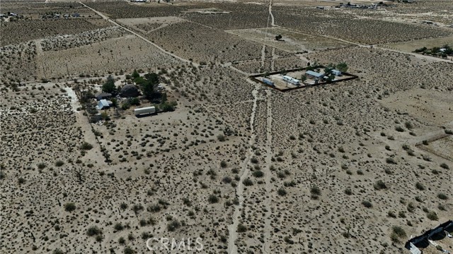 753 Yucca Street, Lucerne Valley CA: https://media.crmls.org/medias/10a963ec-28bd-441d-84da-8734373386a6.jpg