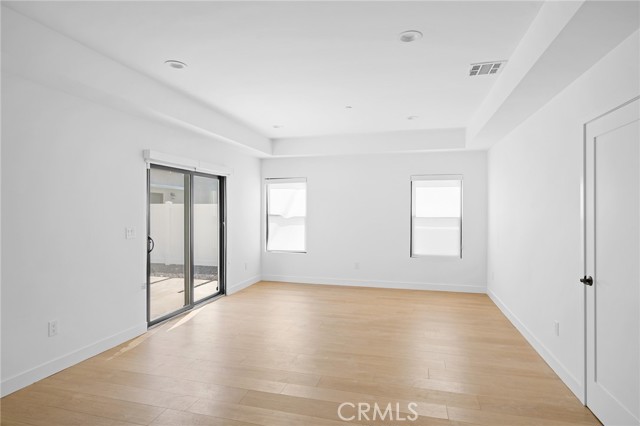 5826 Craner Avenue, North Hollywood CA: https://media.crmls.org/medias/10a99ca8-89eb-4872-af38-c55276d4324d.jpg