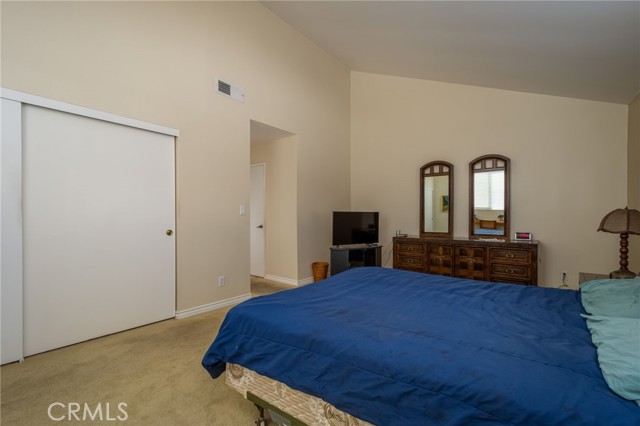 Detail Gallery Image 13 of 26 For 18319 Collins, Tarzana,  CA 91356 - 2 Beds | 3 Baths