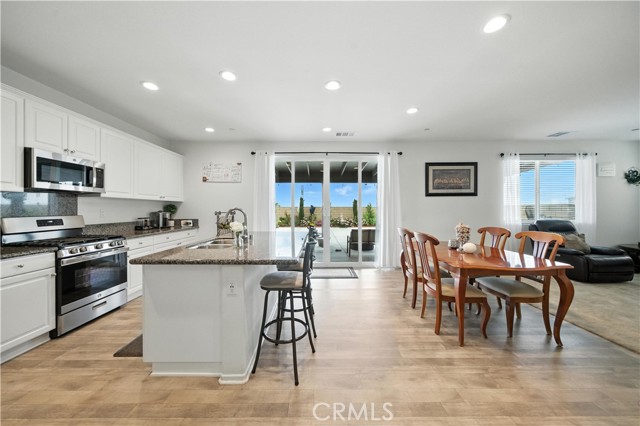 14160 Hercules Street, Hesperia CA: https://media.crmls.org/medias/10aa1db4-8762-4cba-8809-c95f668b844b.jpg