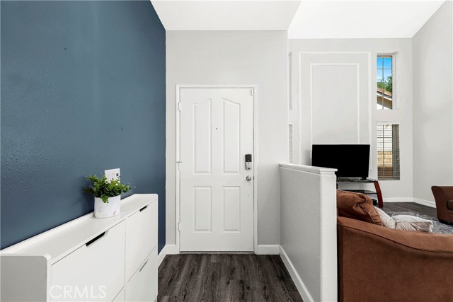 Detail Gallery Image 5 of 25 For 20220 Arthur Ct, Saugus,  CA 91350 - 3 Beds | 2/1 Baths