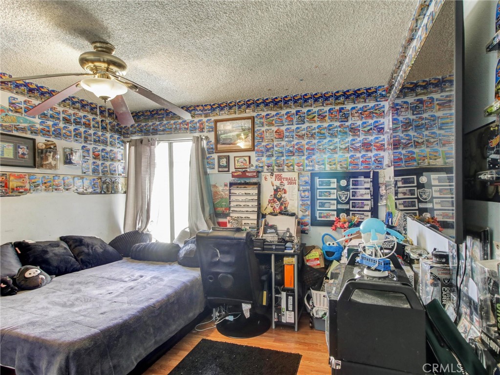 https://media.crmls.org/medias/10aa8016-8686-46b2-8633-ccbb48780985.jpg?preset=X-Large