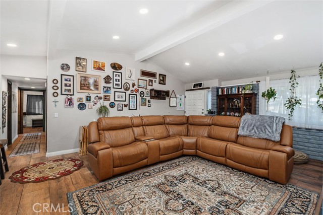 Detail Gallery Image 14 of 38 For 20292 Riverside, Newport Beach,  CA 92707 - 4 Beds | 2 Baths