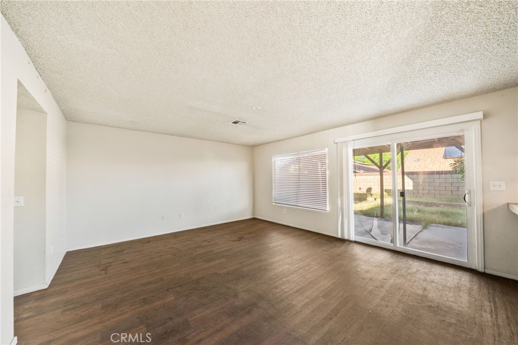 MLS #OC25218546 image #8