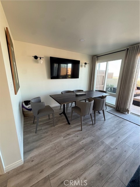 Detail Gallery Image 5 of 22 For 6947 Trolleyway, Playa Del Rey,  CA 90293 - 3 Beds | 2 Baths