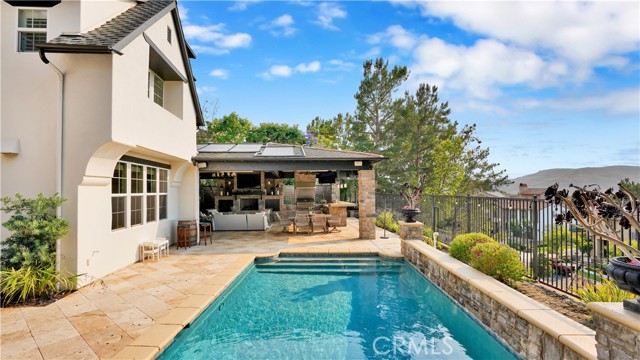 19 Basilica Place, Ladera Ranch CA: https://media.crmls.org/medias/10ab8e44-6600-47a5-82cb-cd2f24e9bb38.jpg